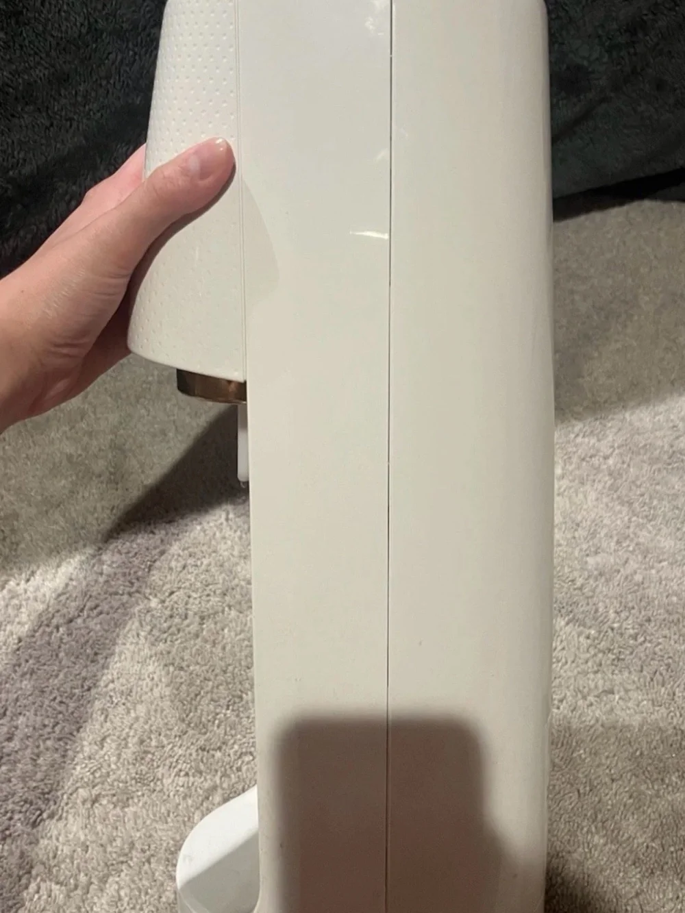 SodaStream Fizzi SPT-001 Sparkling Water Machine And Bottle